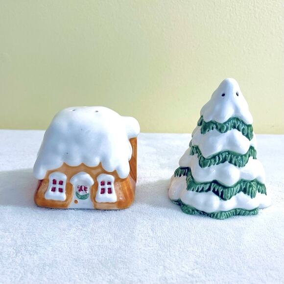 Vintage LEFTON Winter Cottage & Christmas Tree Salt & Pepper Shakers, Holiday - Picture 1 of 10